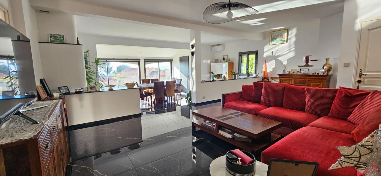 TOULON VILLA -TOULON- Les 4 Chemins des Routes 4