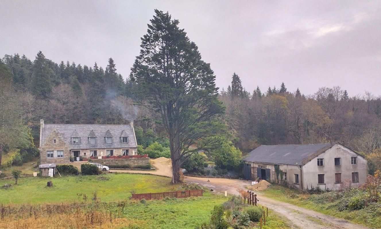 HUELGOAT Demeure Huelgoat 12 pièce(s) 330 m2 2