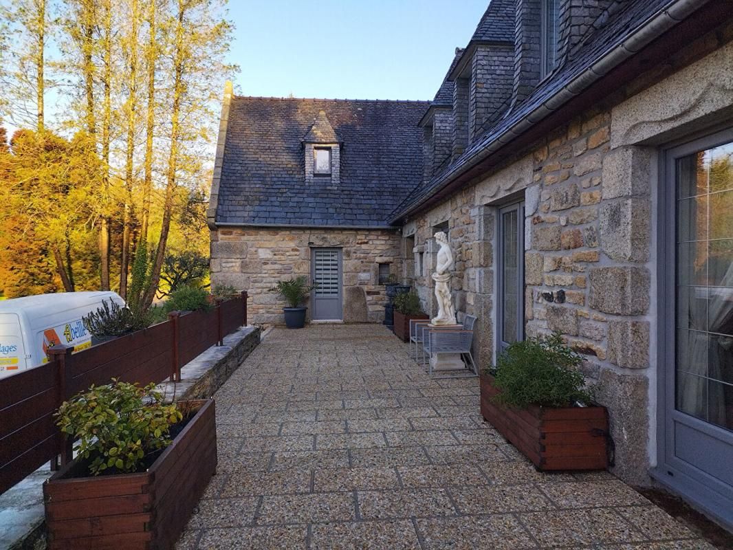 HUELGOAT Demeure Huelgoat 12 pièce(s) 330 m2 3