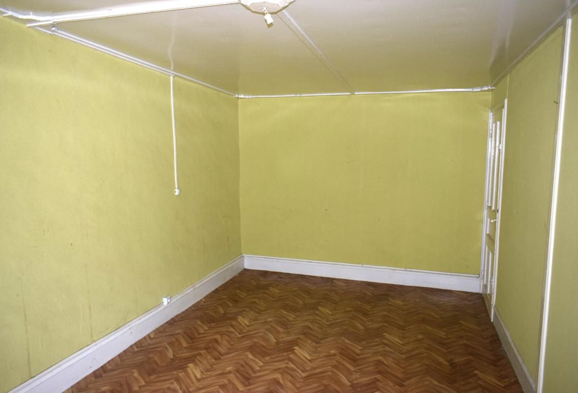 SAINT-JULIEN À vendre - Ancien corps de ferme avec 1 hectare de terrain -  Louvenne / Val Suran 3