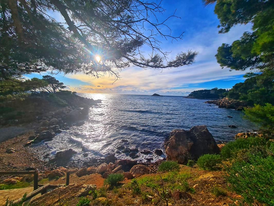 BANDOL Bandol- Villa Club T2- Proche calanques à pied 1