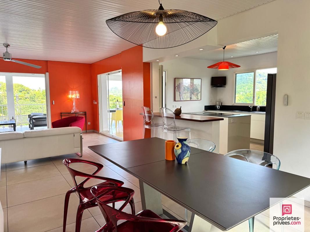 LE LAMENTIN NOUVEAUTÉ - EXCLUSIVITÉ : Villa de standing très récente - Grand T3 + immense terrasse - Vaste RDC aménageable - Vue dégagée 3