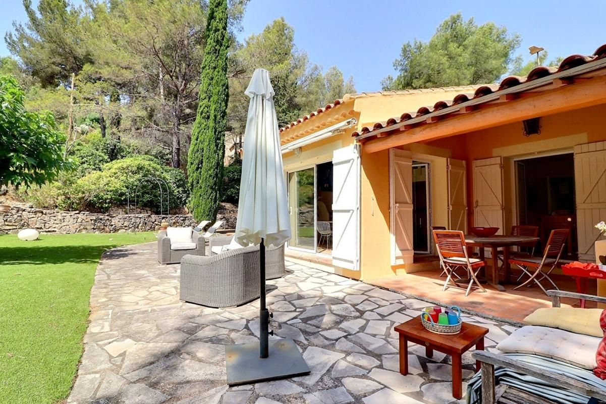 BANDOL Maison Bandol 5 pièce(s) - Piscine et terrain 3000 m2 2