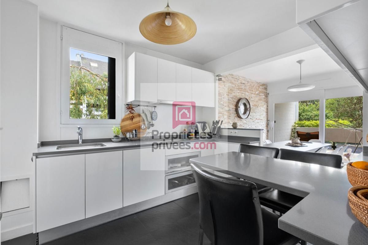 SAINT-GERMAIN-EN-LAYE Appartement 3 chambres 95 m2 Lycée international 2