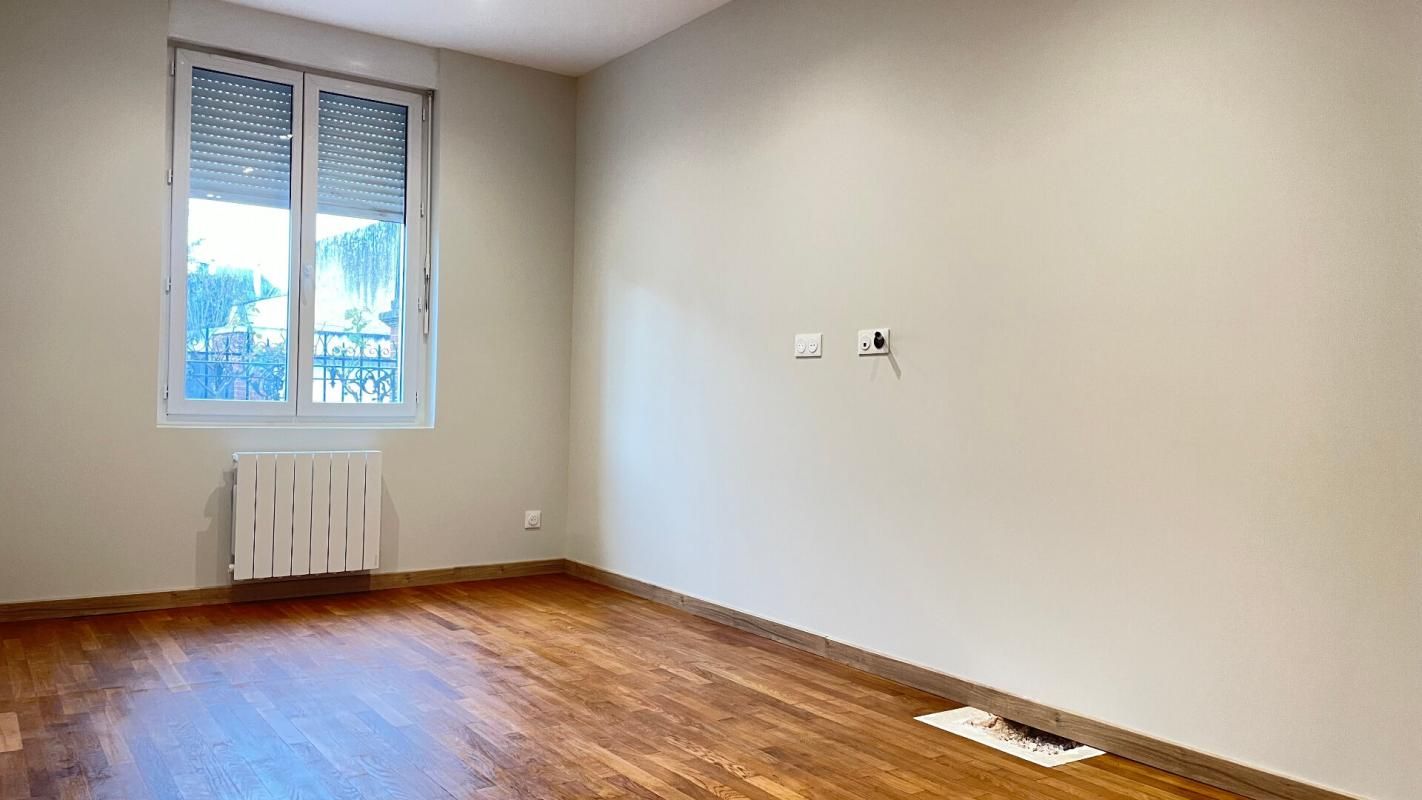 SOISSONS Maison Soissons  proche Gare 5 pièces 90 m2 2