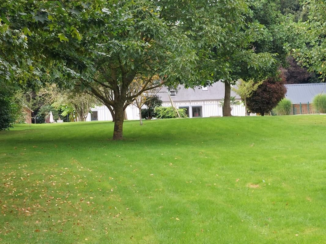 YVETOT Maison beaux volumes proche YVETOT 7 pièce(s) 234 m2 2