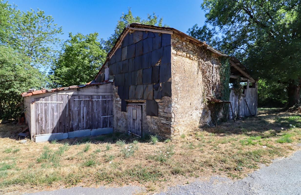 LACAZE À vendre - Terrain avec grange dans le hameau de Roquecave, Lacaze 2
