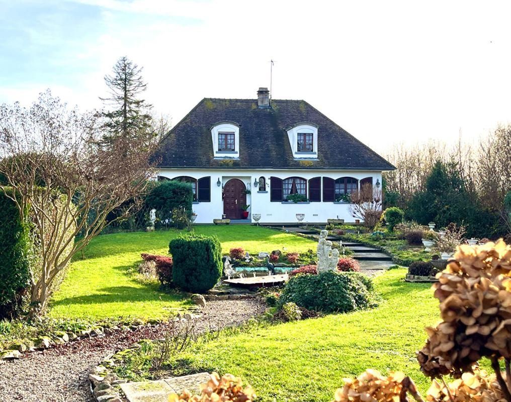 Maison : 6 pièce(s) 120 m² + Autre surface 198m² et Jardin