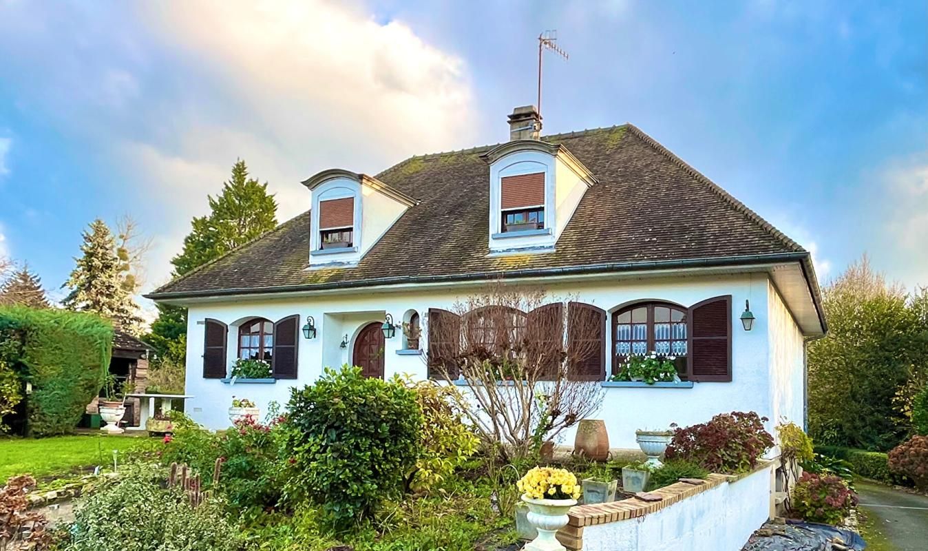 NOYON Maison : 6 pièce(s) 120 m² + Autre surface 198m² et Jardin 2