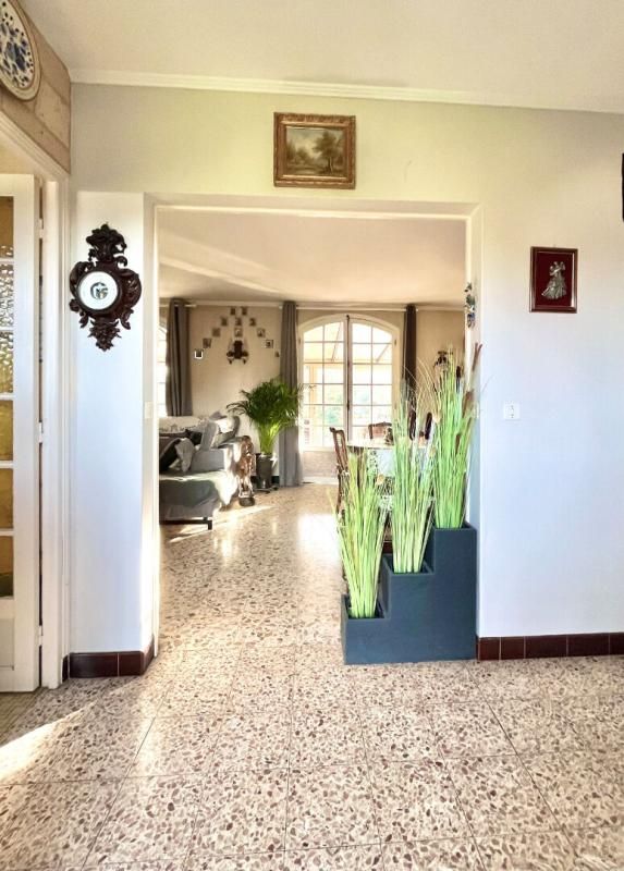 NOYON Maison : 6 pièce(s) 120 m² + Autre surface 198m² et Jardin 4