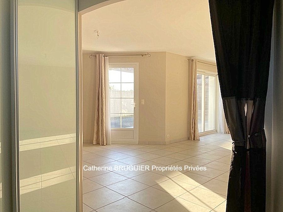 ANGLIERS Villa de plain pied Angliers - Entre Niort et La Rochelle -140 m2 - 4 chambres- piscine - jardin clos de 950 m2 2