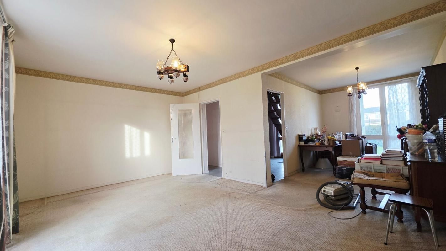 BOURGES SAINT DOULCHARD MAISON DE 102M² 5 PIECES 3 CHAMBRES GARAGE 2