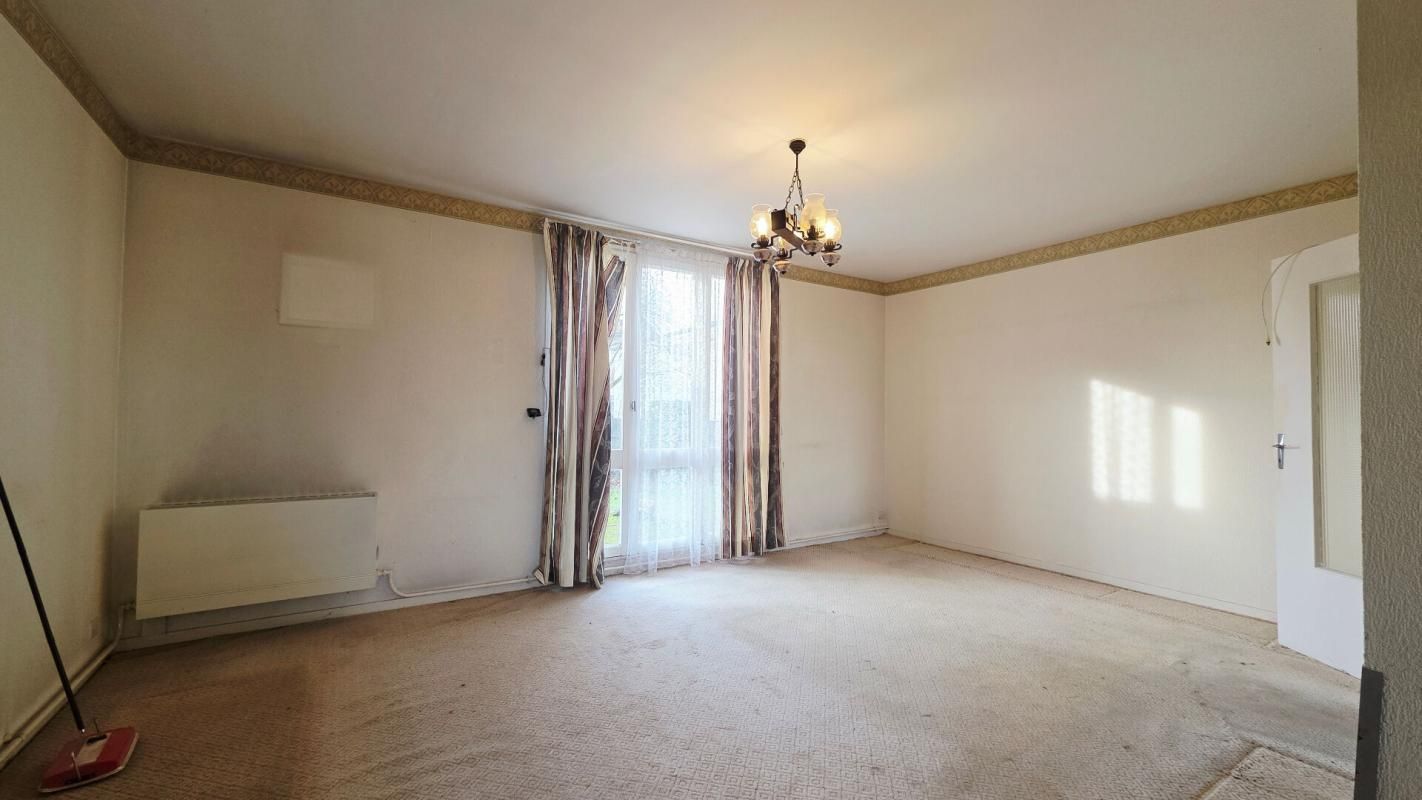 BOURGES SAINT DOULCHARD MAISON DE 102M² 5 PIECES 3 CHAMBRES GARAGE 3