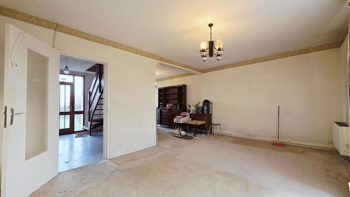 BOURGES SAINT DOULCHARD MAISON DE 102M² 5 PIECES 3 CHAMBRES GARAGE 4