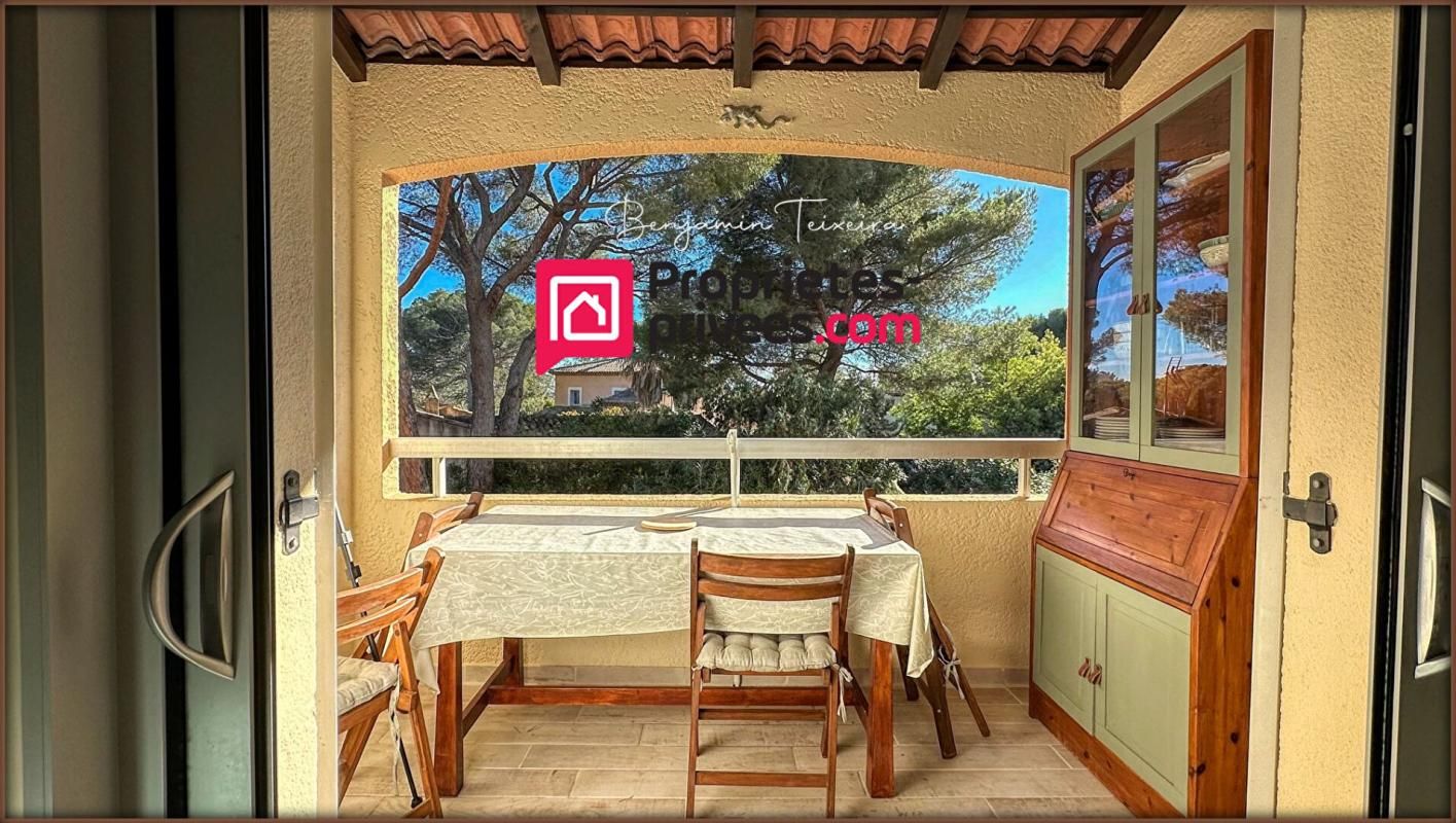 SAINT-RAPHAEL Appartement Saint Raphael 1 pièce(s) 21.66 m2 + Terrasse + Parking privé 1