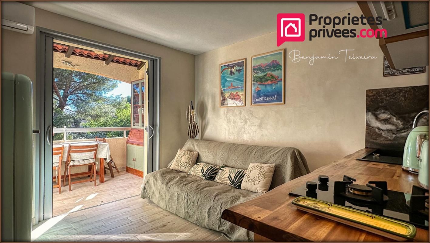 SAINT-RAPHAEL Appartement Saint Raphael 1 pièce(s) 21.66 m2 + Terrasse + Parking privé 3