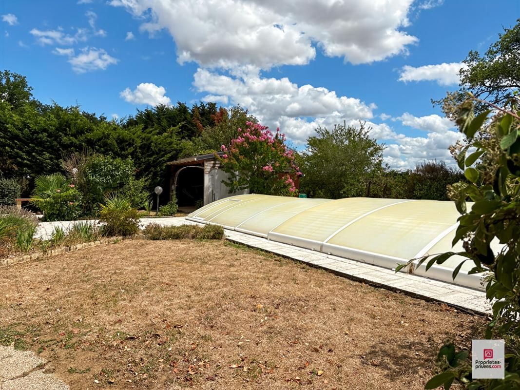 SOLESMES Maison Solesmes 7 pièce(s) 213,75 m2 3