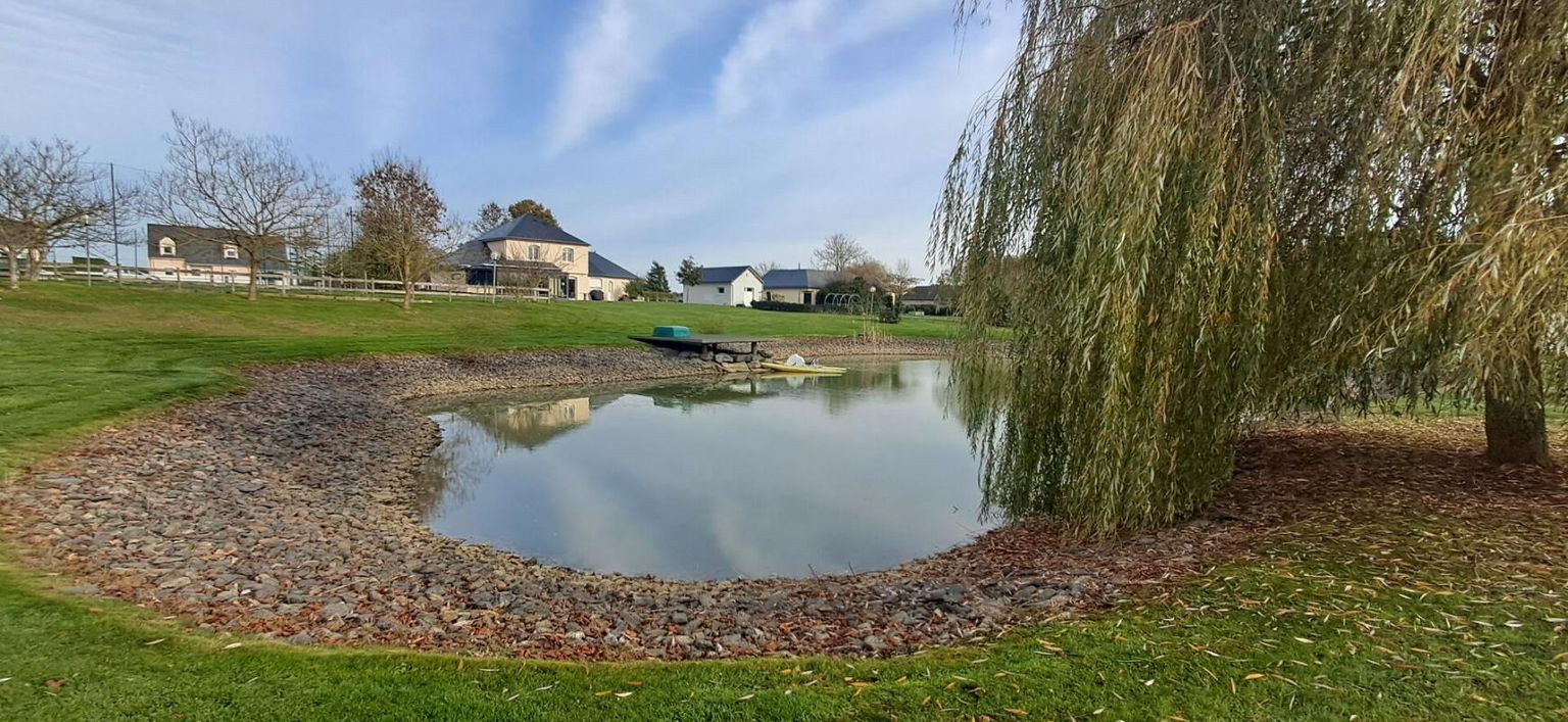 LE BURET Maison Le Buret 8 pièce(s) 189.55 m2 à 20 km de LAVAL-CHATEAU-GONTIER OU SABLE 3