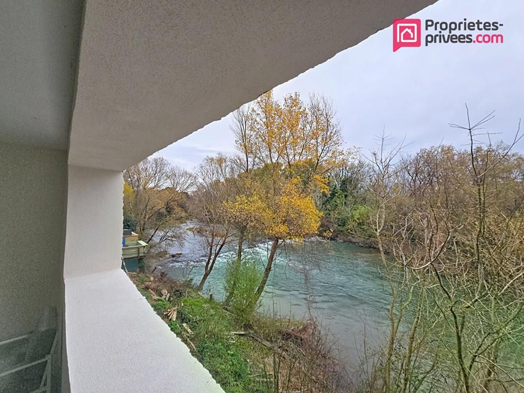 SORGUES Maison  6 pièce(s) 450 m2 2