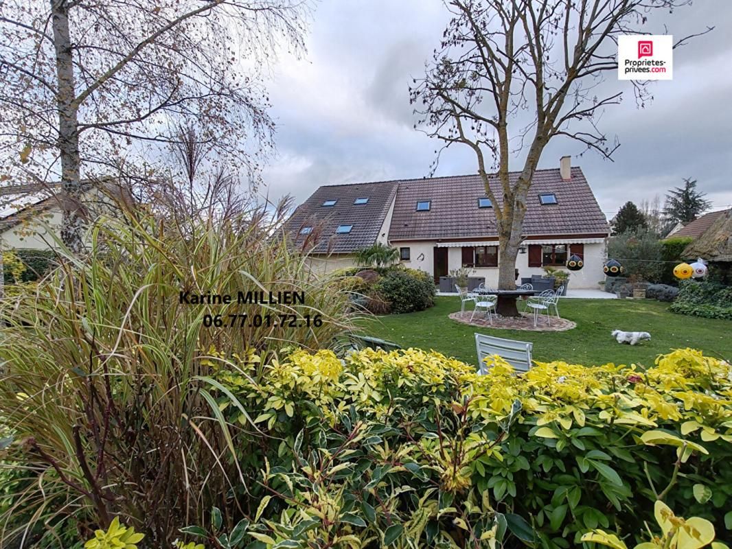 SAUSSAY SAUSSAY 28260 Maison individuelle - 1 étage - 4 chambres - Double garage dont 1 partie aménagée en studio indépendant - Piscine hors sol - Terrain - 350 000  HAI 4