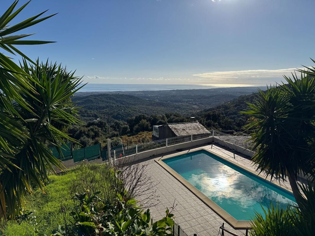 SANT'ANDREA-DI-COTONE Villa de caractère ? 171 m² ? 5 chambres, dépendance, piscine ? Magnifique vue mer ? Calme absolu 3