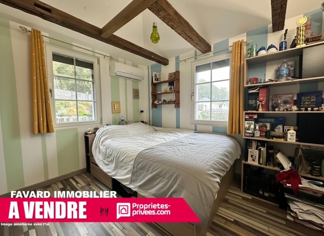 VIGNOLS Maison de caractère avec tour, piscine et vue sur le viaduc 4