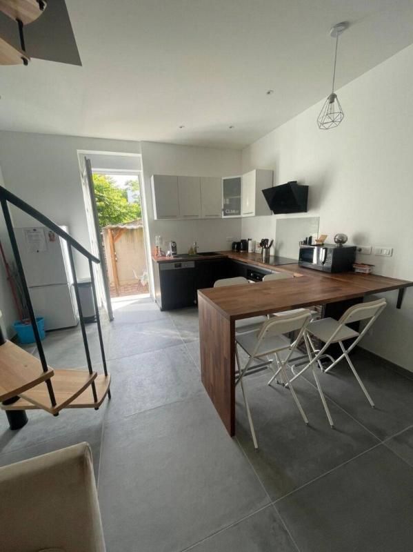 SAINT-PRIEST Saint Priest (69800), Maison de ville 4 pièces, d'env.72m² hab, 3 ch, Terrasse. Exc.état! 1