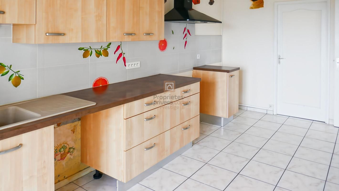 BORDEAUX Bordeaux-Caudéran Elégant appartement familiale avec 3 chambres ascenseur parking offrant une vue  dégagée 3