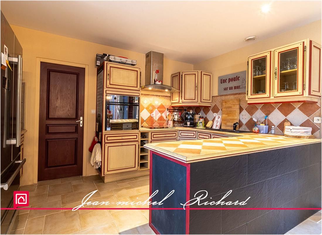 BILLY Maison Billy 7 pièce(s) 165 m2 3