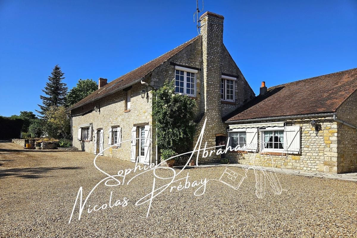 PITHIVIERS Propriété composée de deux habitations 2