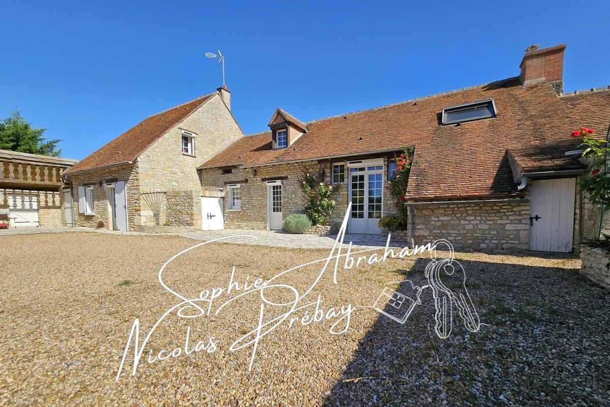 PITHIVIERS Propriété composée de deux habitations 3