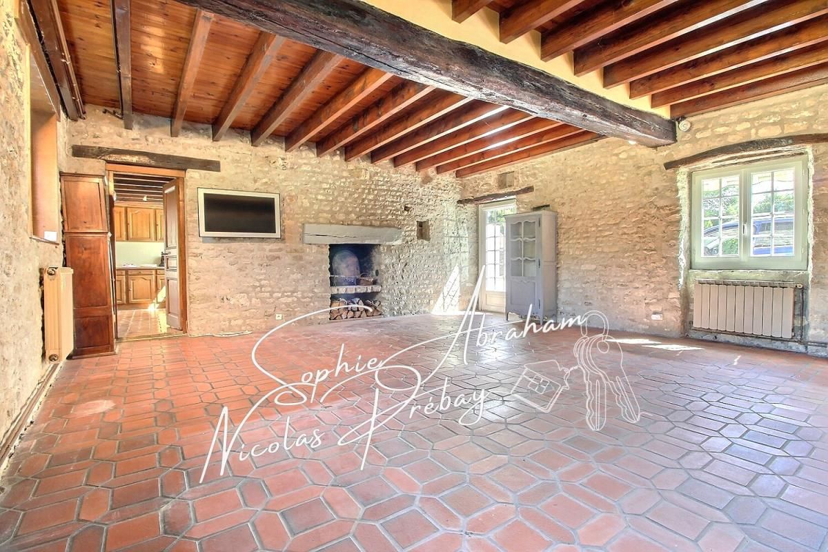 PITHIVIERS Propriété composée de deux habitations 4