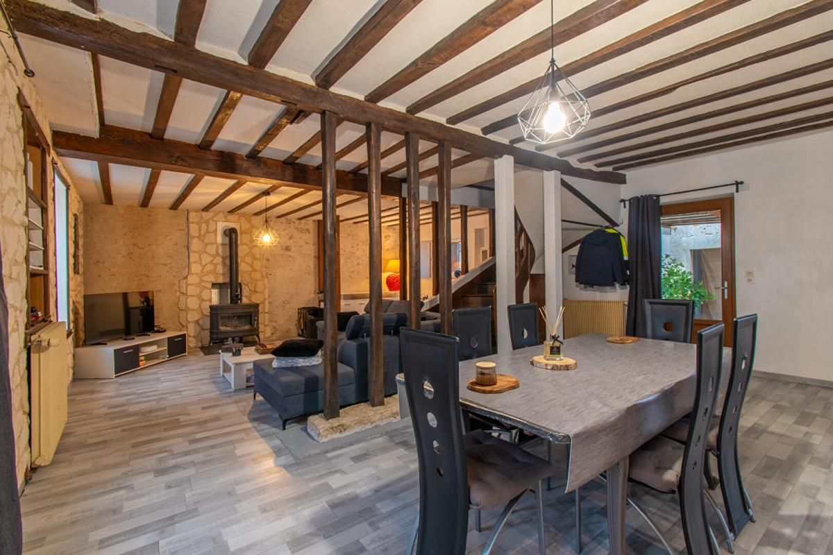 SAINT-GEORGES-SUR-LA-PREE Maison St Georges Sur La Pree 8 pièce(s) 151.3 m2 2