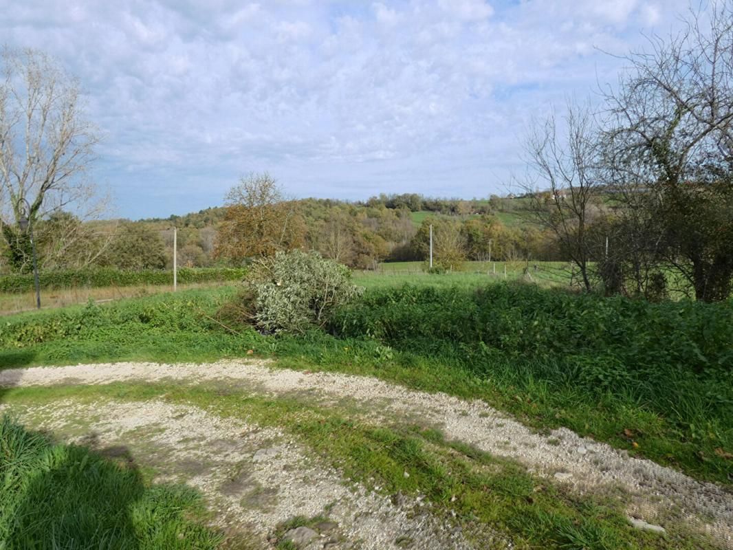 NAILHAC Maison A RENOVER 4 pièce(s) 130 m2 / terrain 1500m² 3