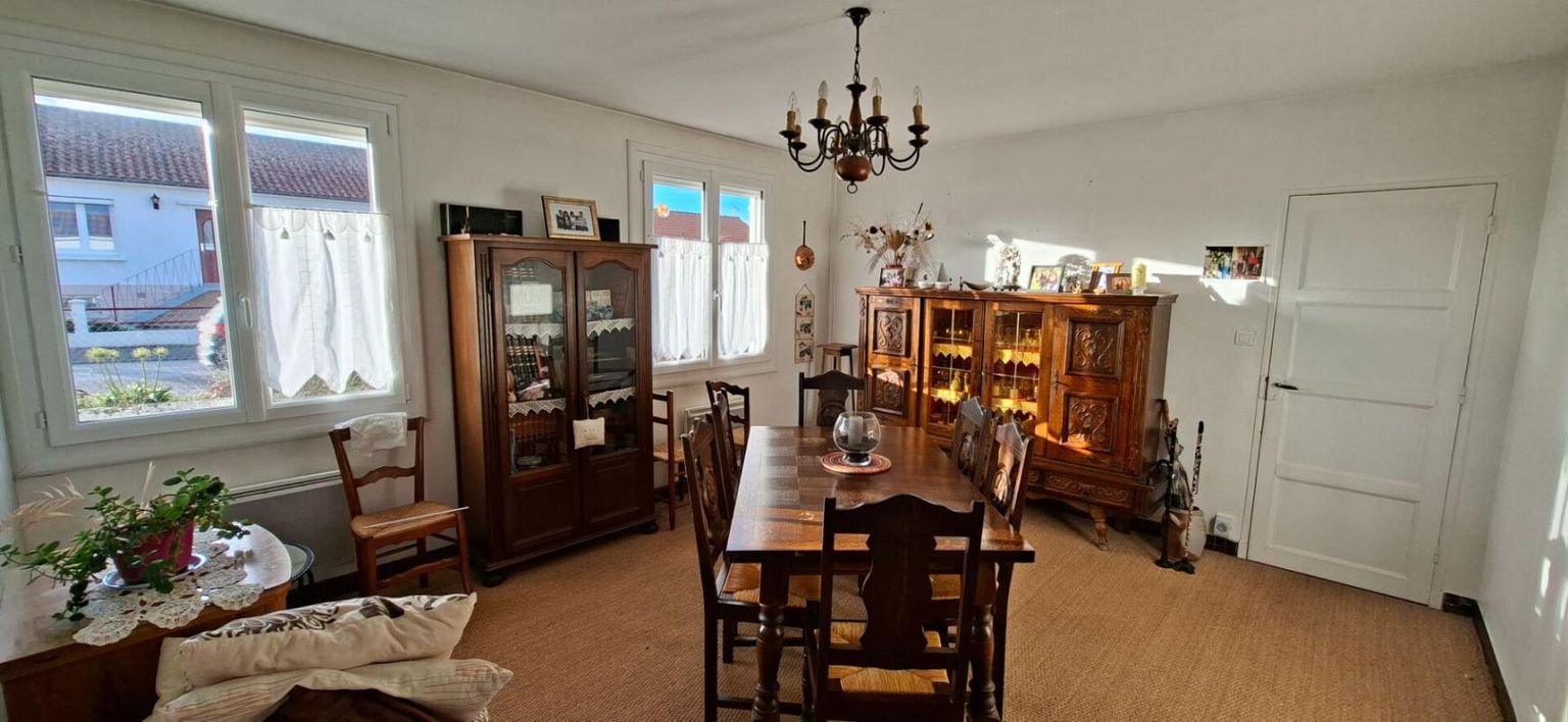 CUGAND Maison Cugand 3 P. 66M². 2Chs. Garage 2