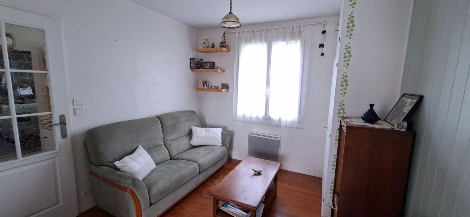 CUGAND Maison Cugand 3 P. 66M². 2Chs. Garage 4