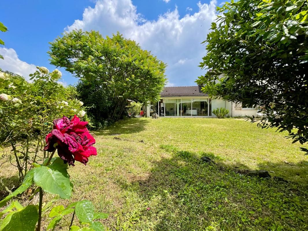 CESTAS Maison Cestas Gazinet 6 pièce(s) 130 m2 + véranda 1