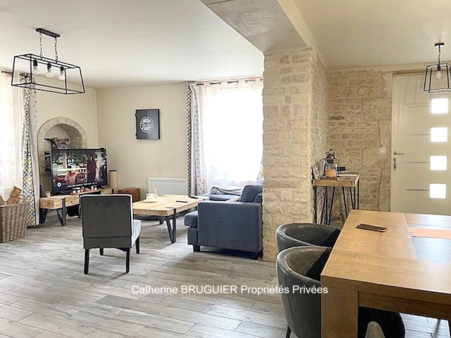 SAINT-JEAN-DE-LIVERSAY Maison en pierre avec 2 logements 220 m2 entièrement rénovée 6 chambres, centre village 1