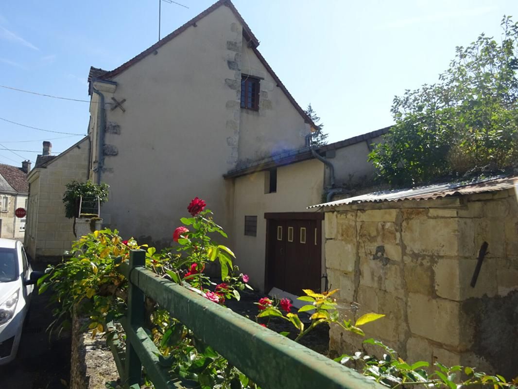 LE PETIT-PRESSIGNY Maison Le Petit Pressigny 7 pièce(s) 0118 m2 3