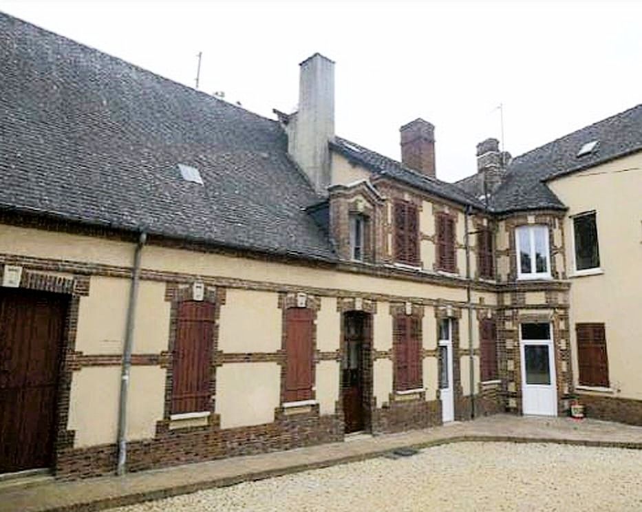Maison Nonancourt (27320), 7 pièces, garage, dépendances, cave à vin, terrain de 796m². Prix HAI : 238 970