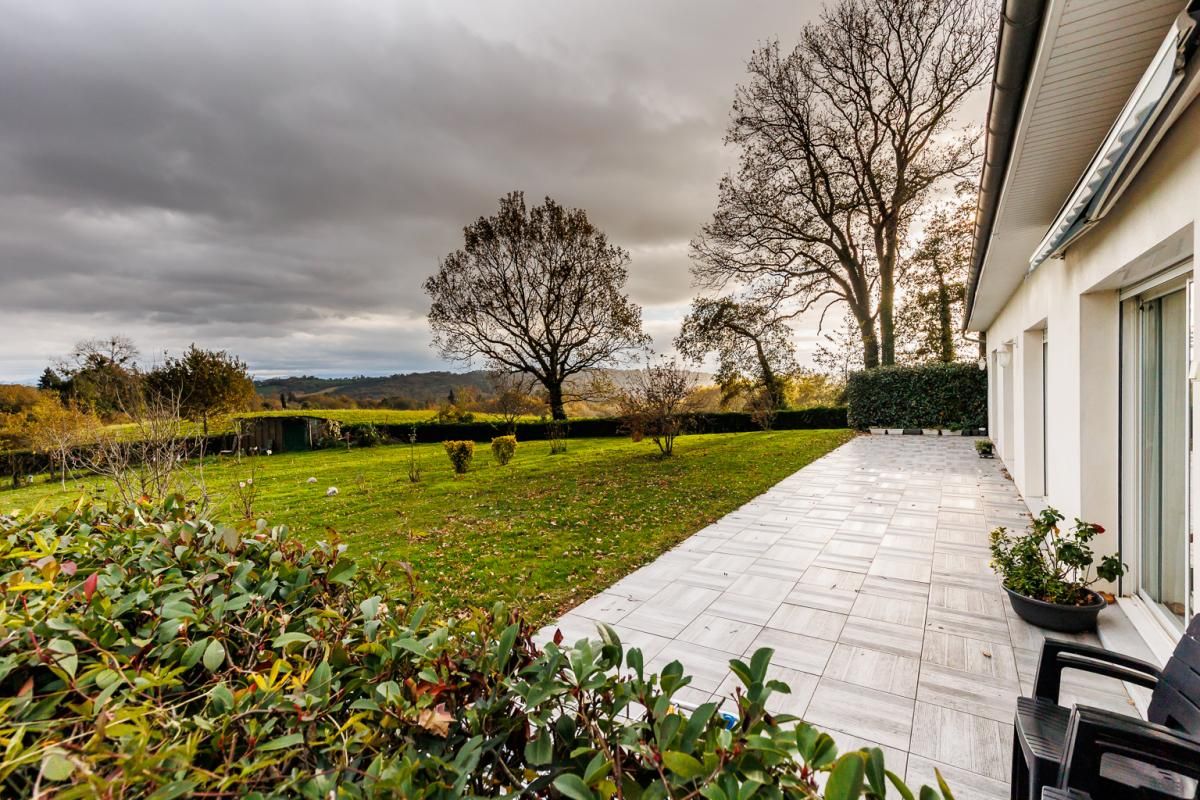 SAUVETERRE-DE-BEARN Belle maison traditionnelle de 6 pièces avec vue sur les Pyrénées 1