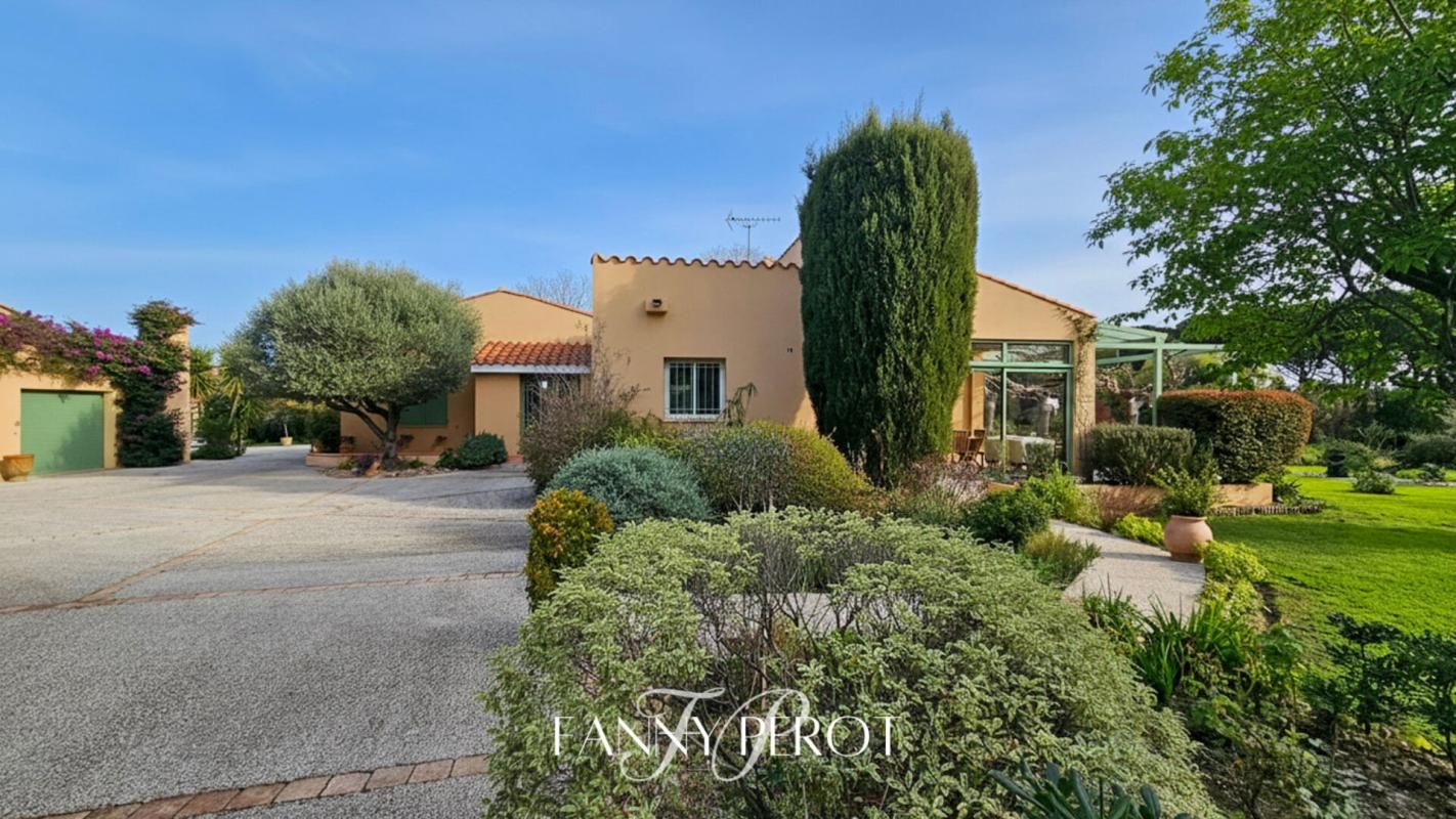 Mas de plain pied de 220m² avec 2 appartements indépendants à Saint-Cyprien