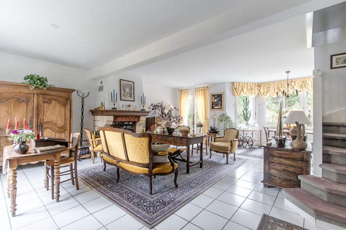 BRETIGNY-SUR-ORGE Maison Bretigny Sur Orge 6 pièce(s) 140 m2 4