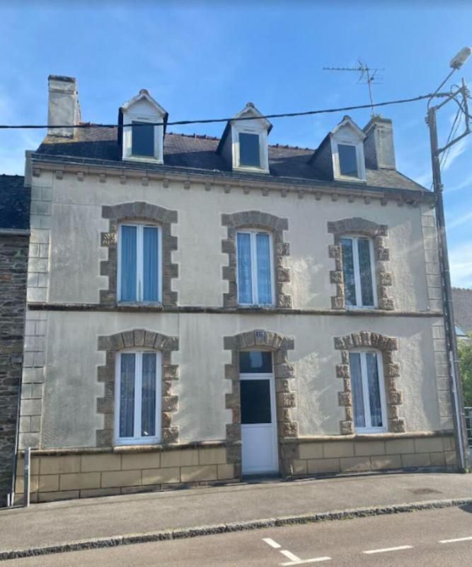 29520 Châteauneuf du Faou proche bourg maison familiale louée 700  / mois