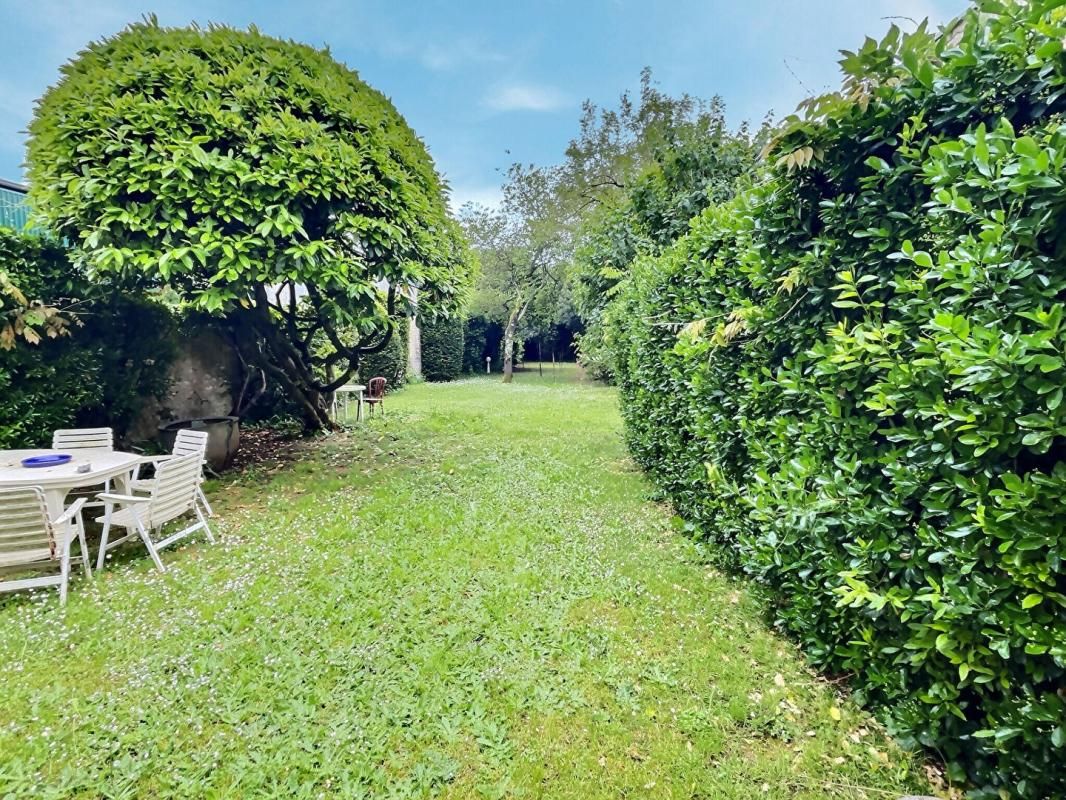 NIORT - 79000 - Niort - Maison de Charme 9 pièce(s) 215 m2- Av. De Limoges - 2