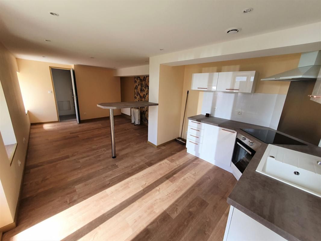 BOURGES Immeuble de Rapport  Rendement Exceptionnel à Bourges (18000)  Proche Centre-Ville ! 4