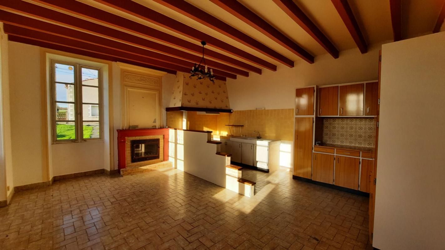 SAINT-FORT-SUR-GIRONDE Maison de Maître Saint Fort Sur Gironde 5 pièce(s) 2