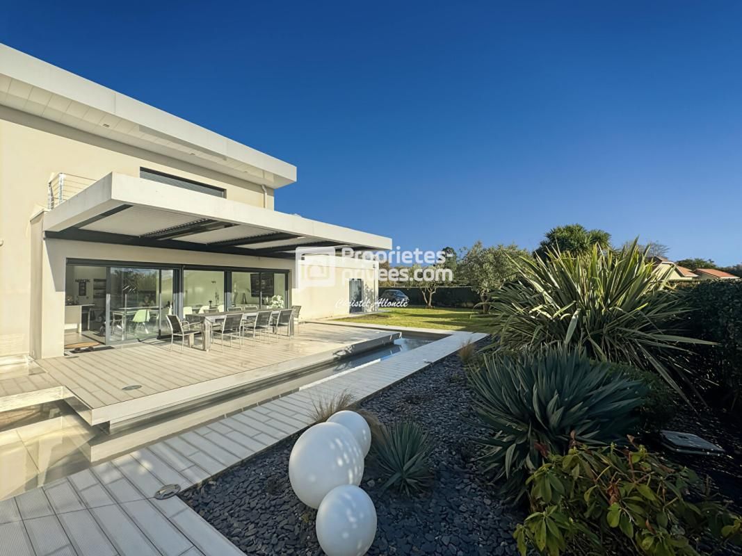 PESSAC PESSAC Proche Golf : Maison d'Architecte 390 m2 ASCENSEUR -GARAGE- PISCINE 2