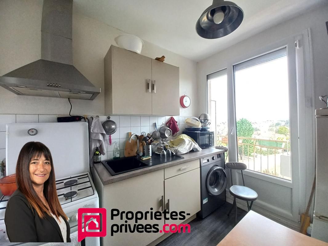 RIORGES Riorges T2 bis avec vue dégagée, balcons et garage 2