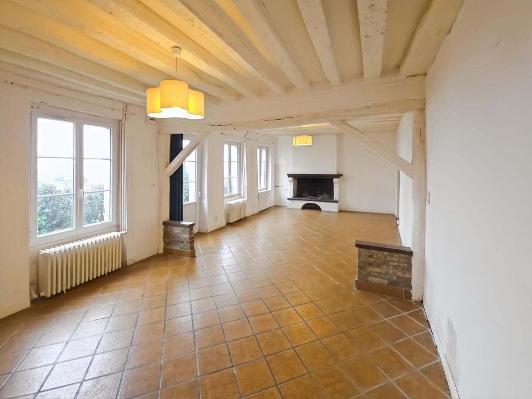 61380  Moulins La Marche maison de ville 202 m²  6 chambres, terrain 805 m²